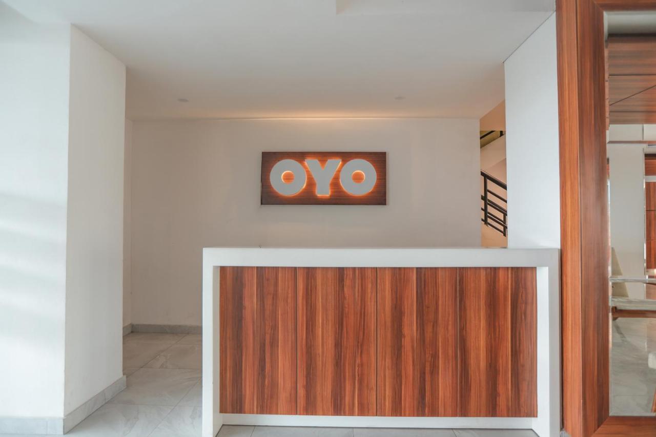 Vaccinated Staff - OYO Flagship 210 Amethyst Kemayoran Yakarta Exterior foto